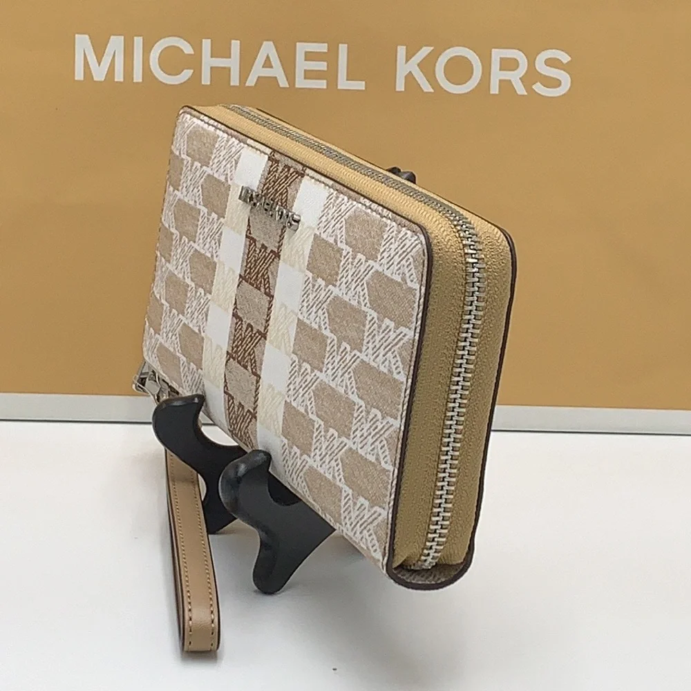 MICHAEL KORS LARGE TRAVEL CONTINENTAL WRISTLET WALLET CAMEL MULTI NWT
